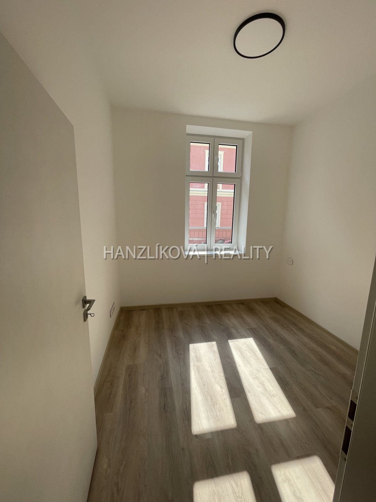 Pronájem nadstandardního  bytu 2+kk v širším centru českých Budějovic v Nové ulici