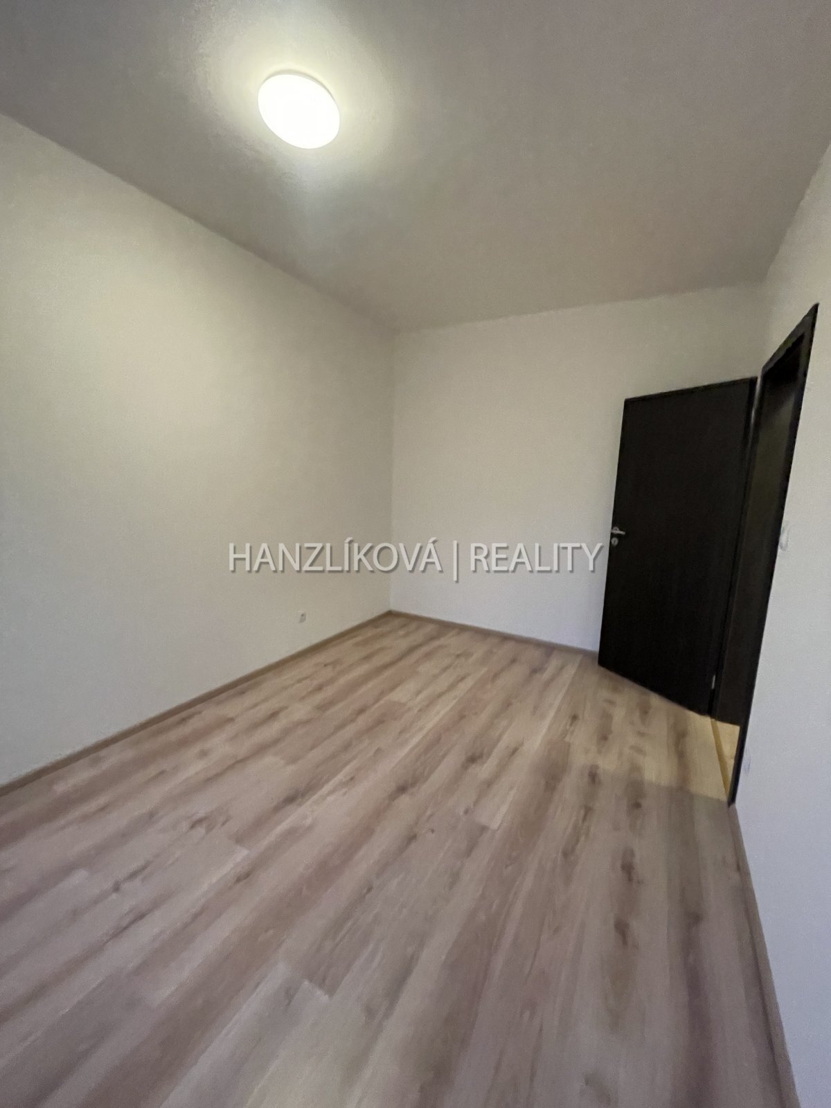 Pronájem bytu 2+kk s terasou, byt E.2.05, rezidence DLOUHÁ LOUKA