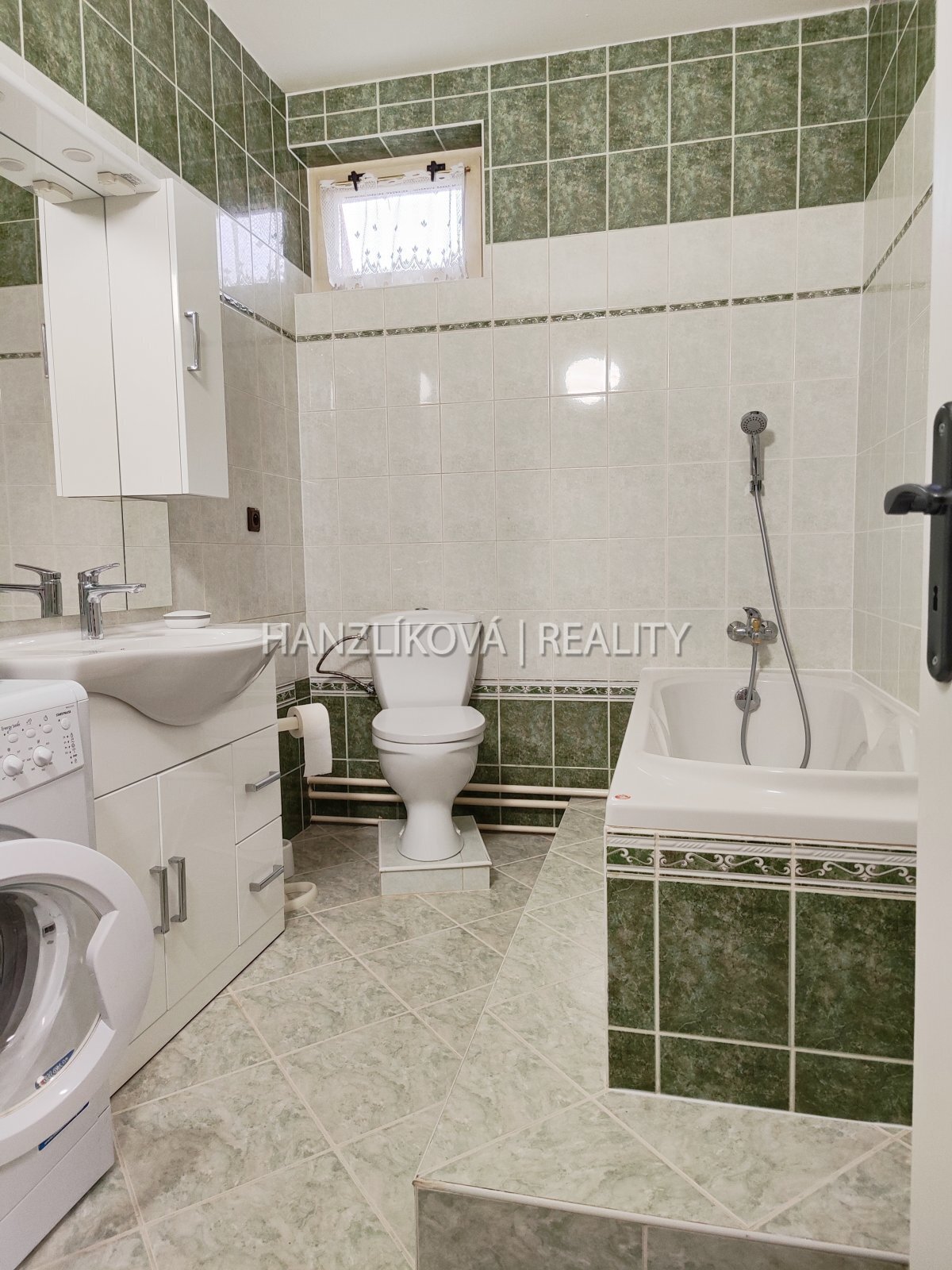 Koupelna, pronájem bytu 2+kk, Husova tř., České Budějovice