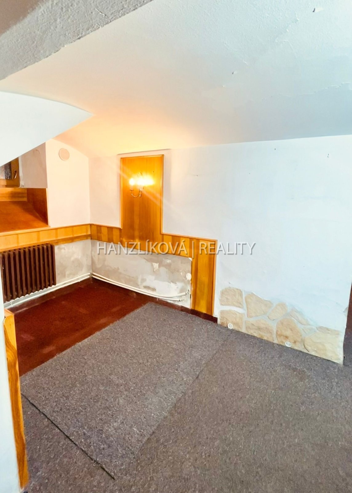 Pronájem nebytového prostoru 79,3 m&sup2; – Dvořák