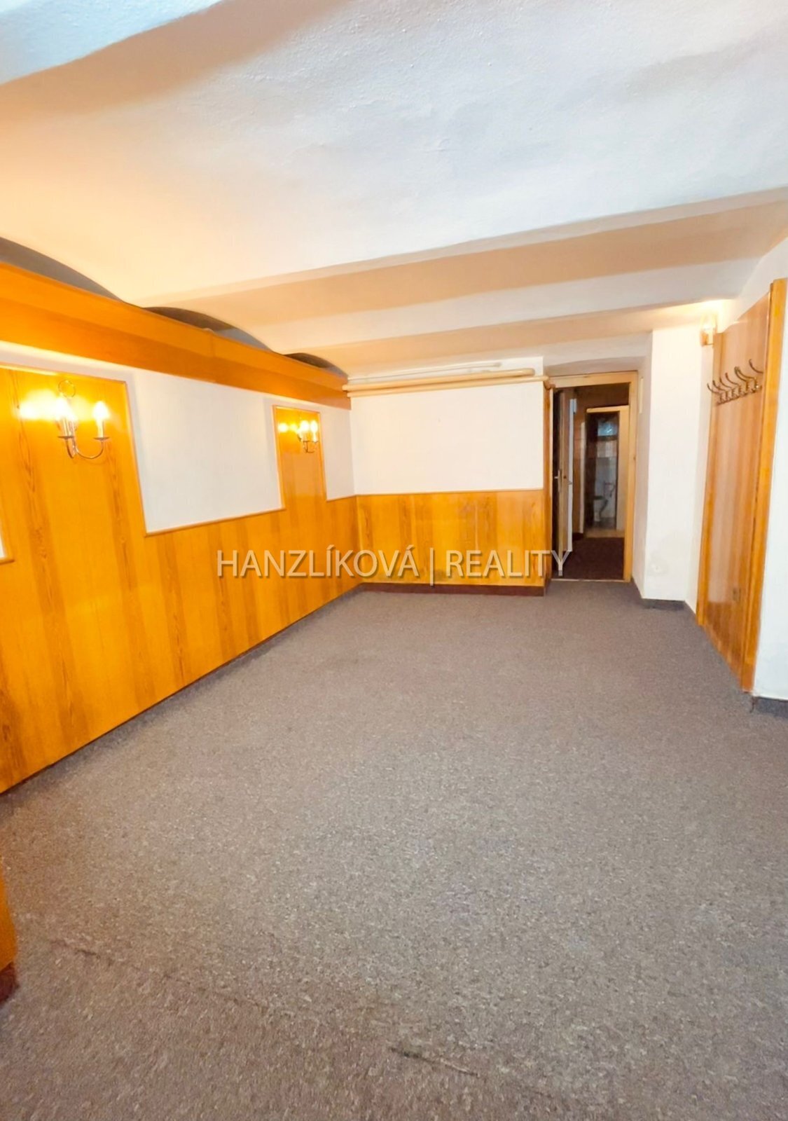 Pronájem nebytového prostoru 79,3 m&sup2; – Dvořák