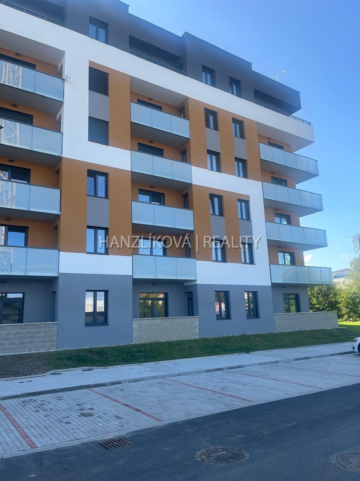 Pronájem novostavby bytu 3+kk 84,4 m2 s terasou 20