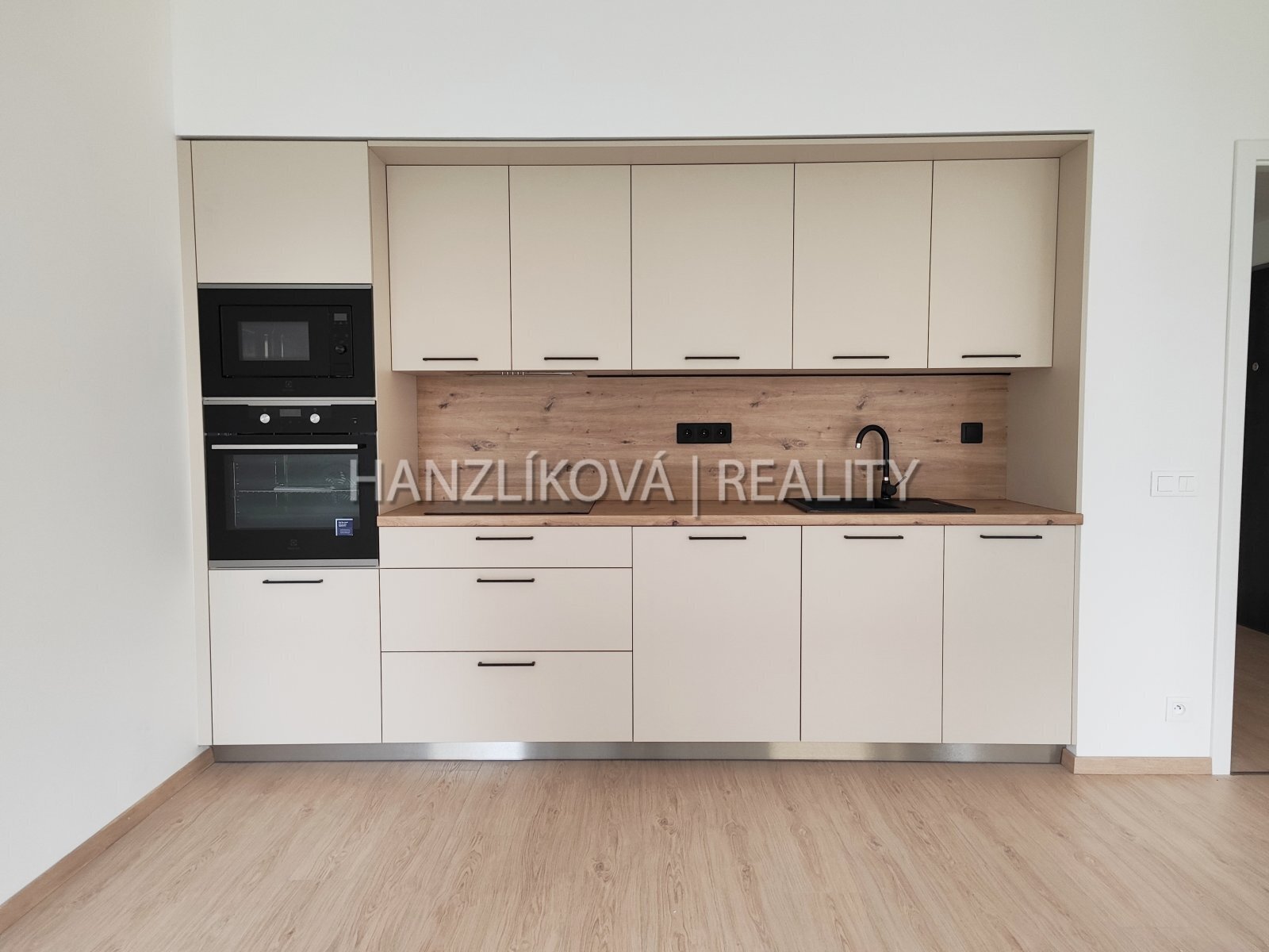 Kuchyně, pronájem bytu 2+kk, Rezidence Hálkova, Če