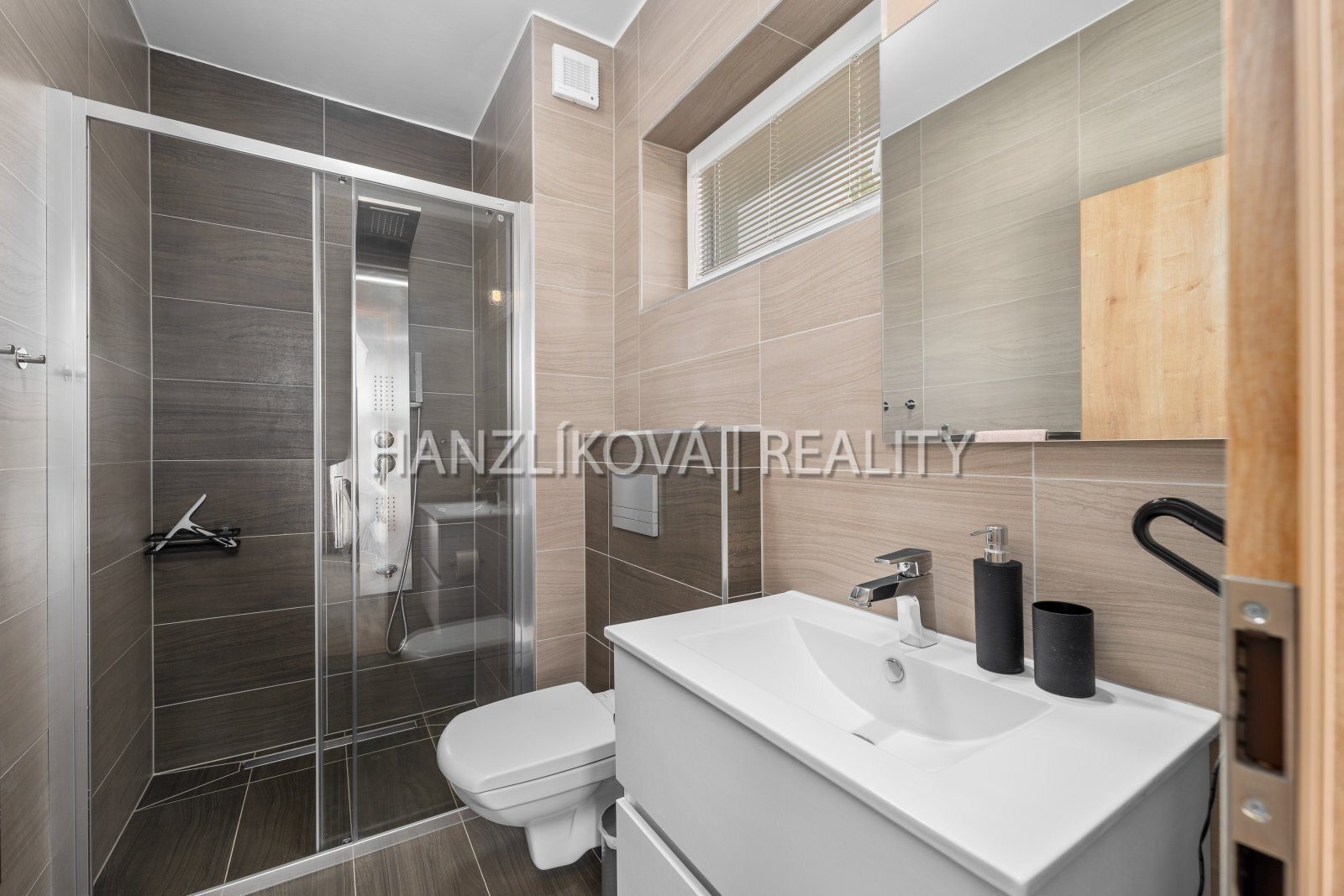 25-09-27 Černá v Pošumaví 220 Byt Foto_37.jpg