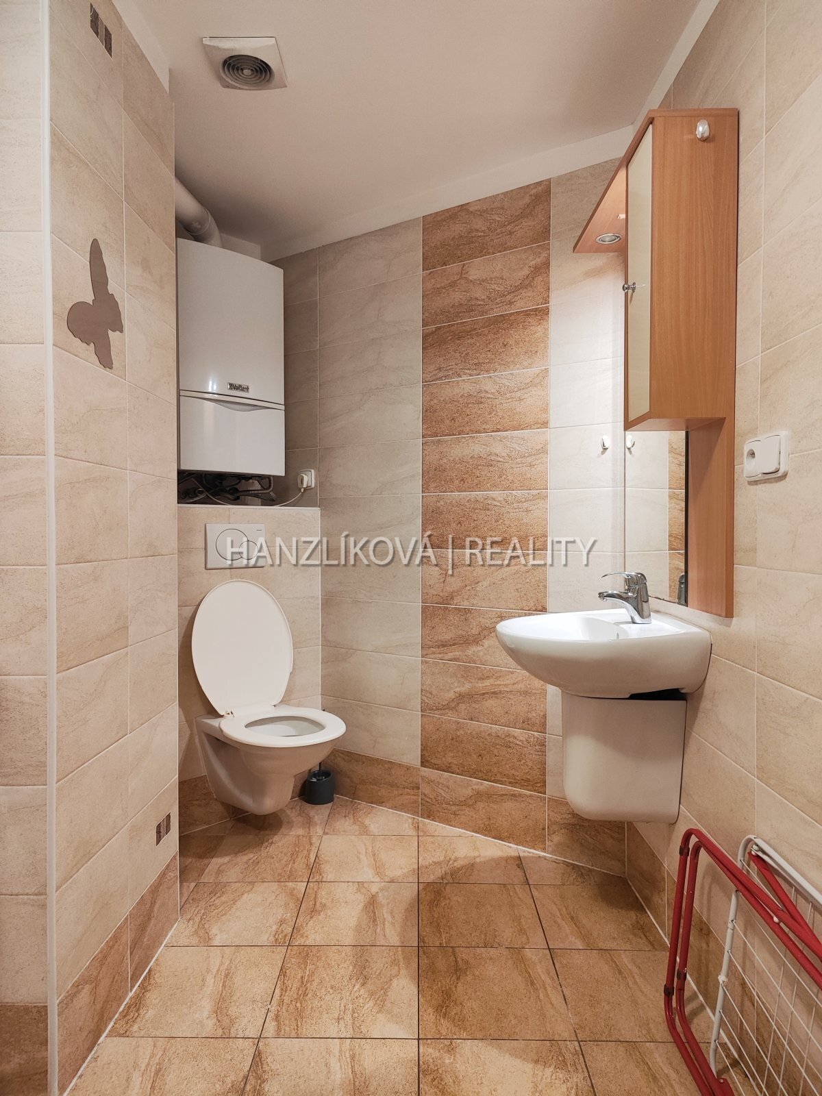 Koupelna, pronájem malého bytu 2+kk, Rudolfovská, České Budějovice