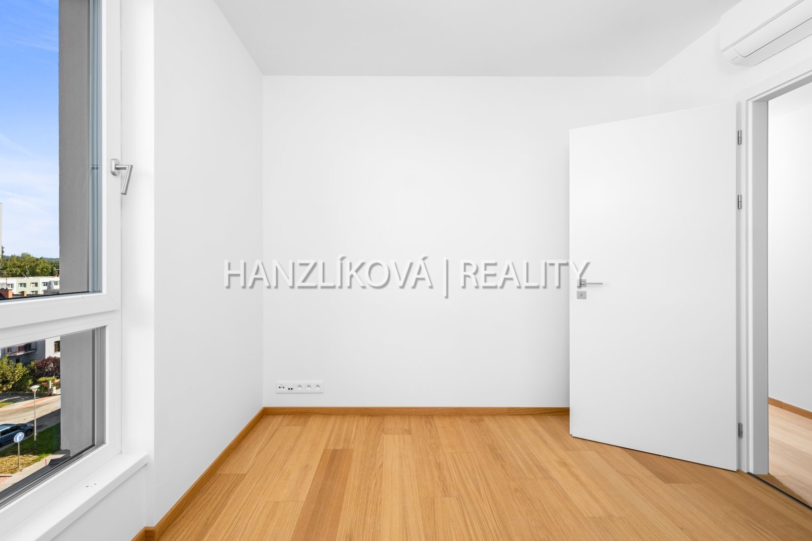 25-09-19 ČB Hálkova_51.jpg
