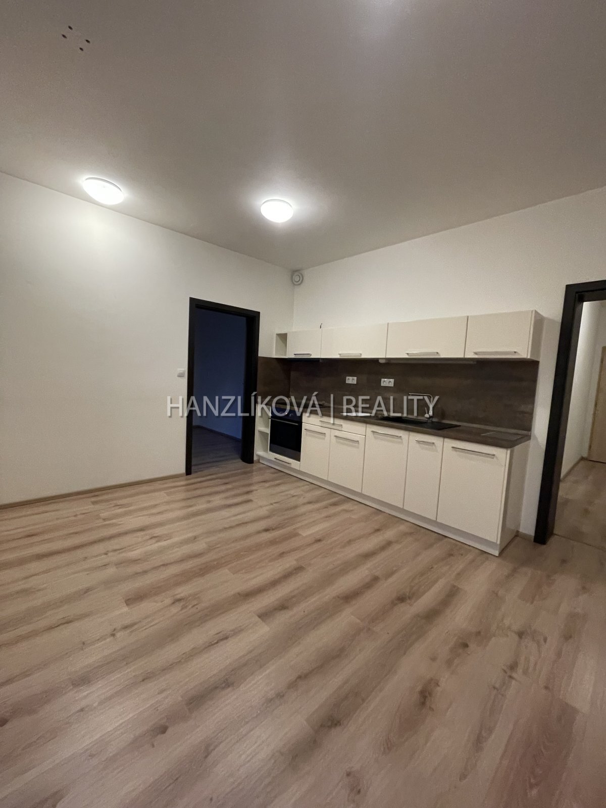 Pronájem bytu 2+kk s terasou, byt E.2.05, rezidence DLOUHÁ LOUKA