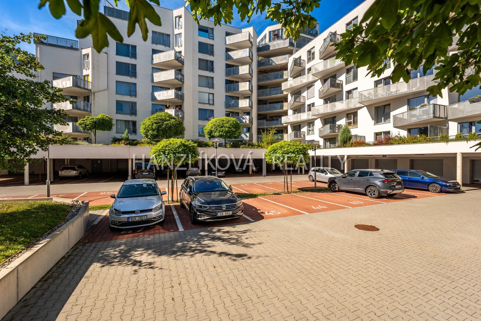 25-09-03 ČB Dlouhá Louka Byt Foto_14 (1).jpg