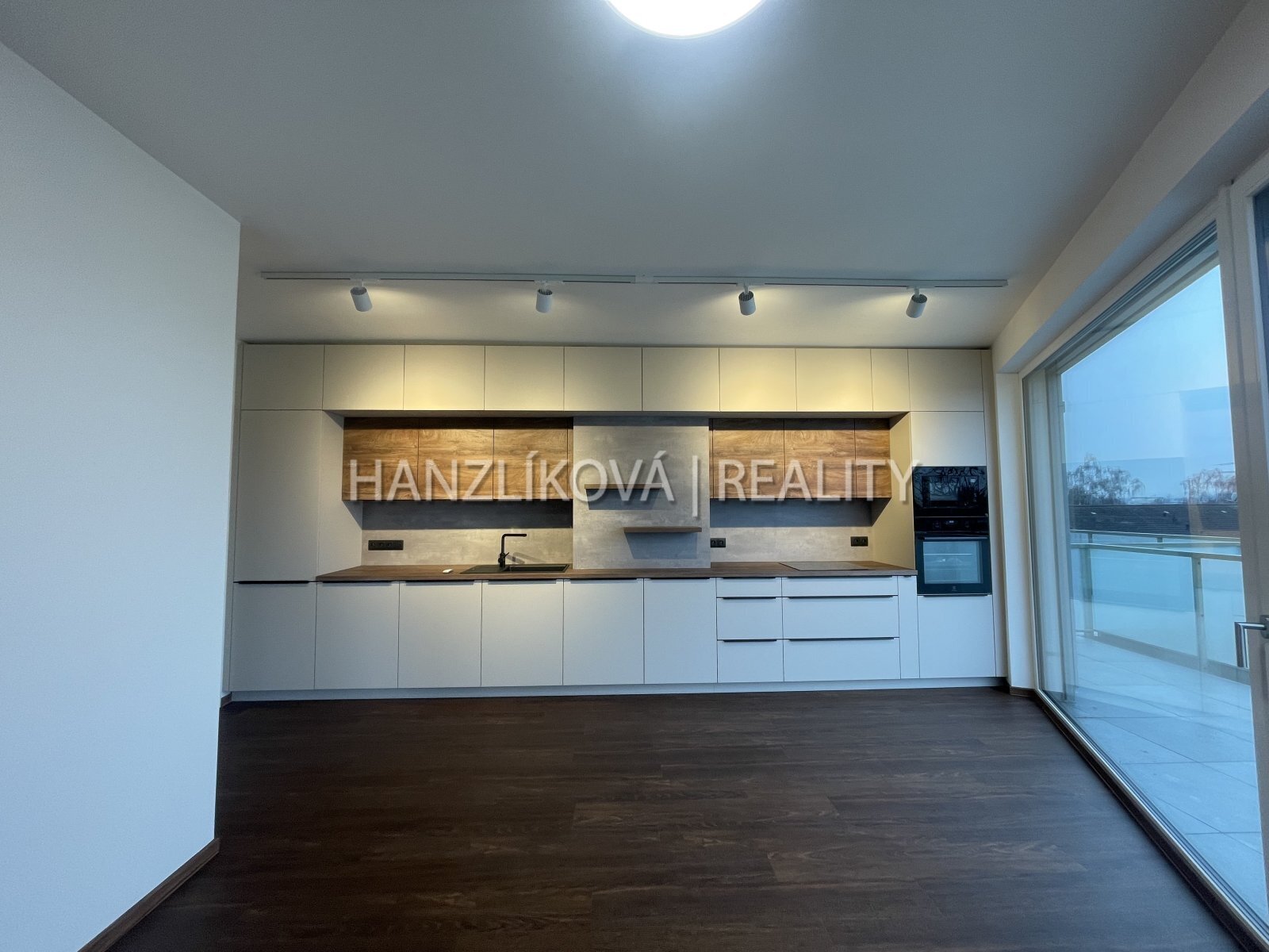 Pronájem novostavby bytu 3+kk s terasou, byt číslo B.29, residence Hálkova, ČB