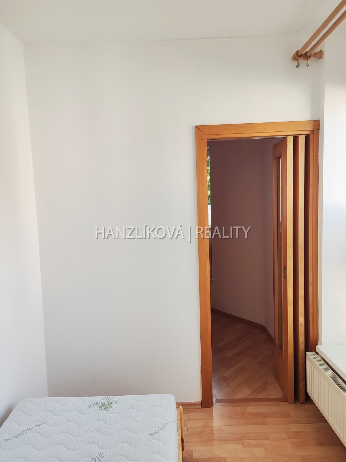 Ložnice, pronájem malého bytu 2+kk, Rudolfovská, České Budějovice