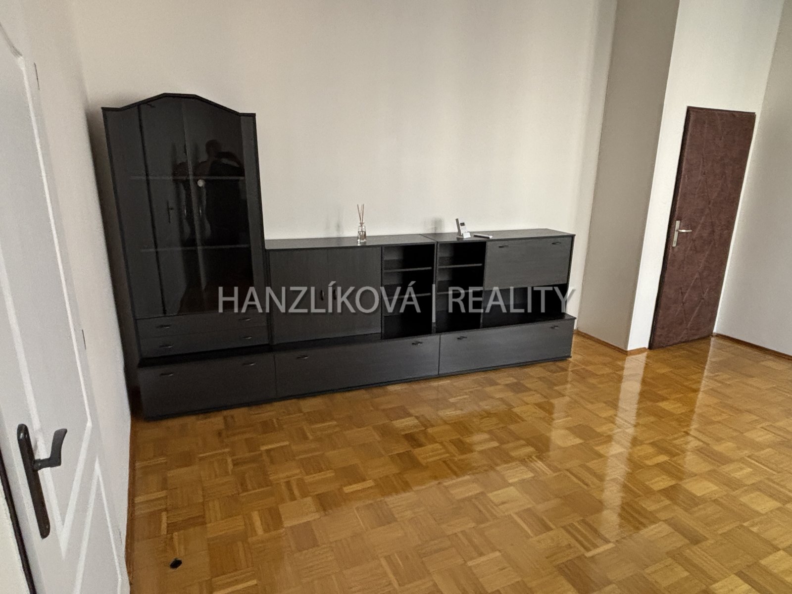 Obývací pokoj, pronájem bytu 2+kk, Husova tř., Čes