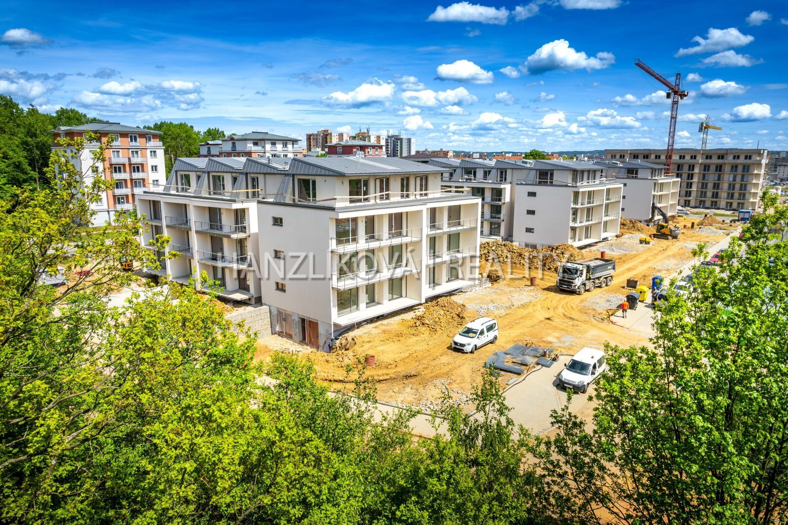 Pronájem nadstandardního bytu 4+kk 103 m2 s terasou  55m2 , byt B.P.1- terasy Branišovská, ČB