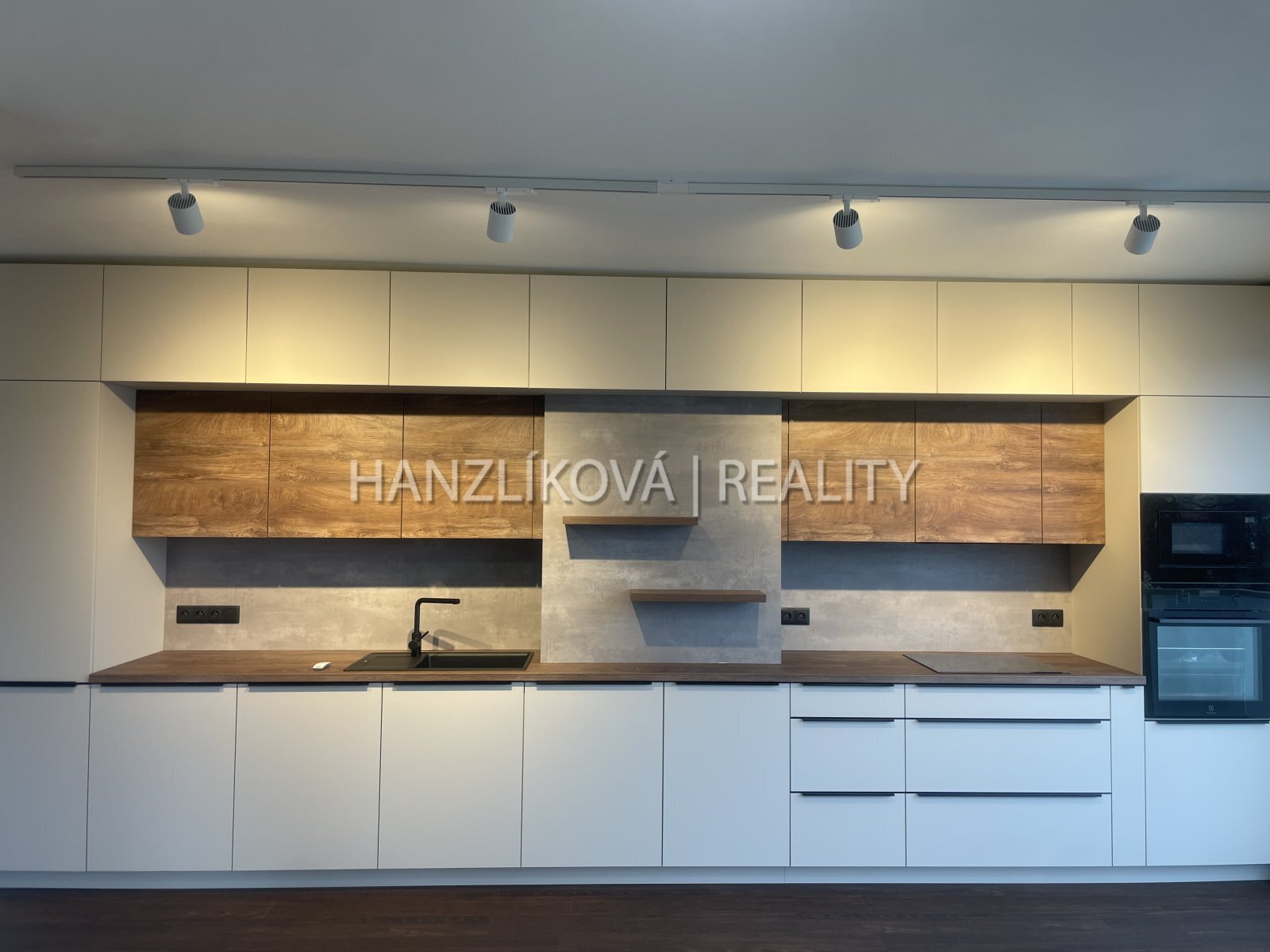 Pronájem novostavby bytu 3+kk s terasou, byt číslo B.29, residence Hálkova, ČB