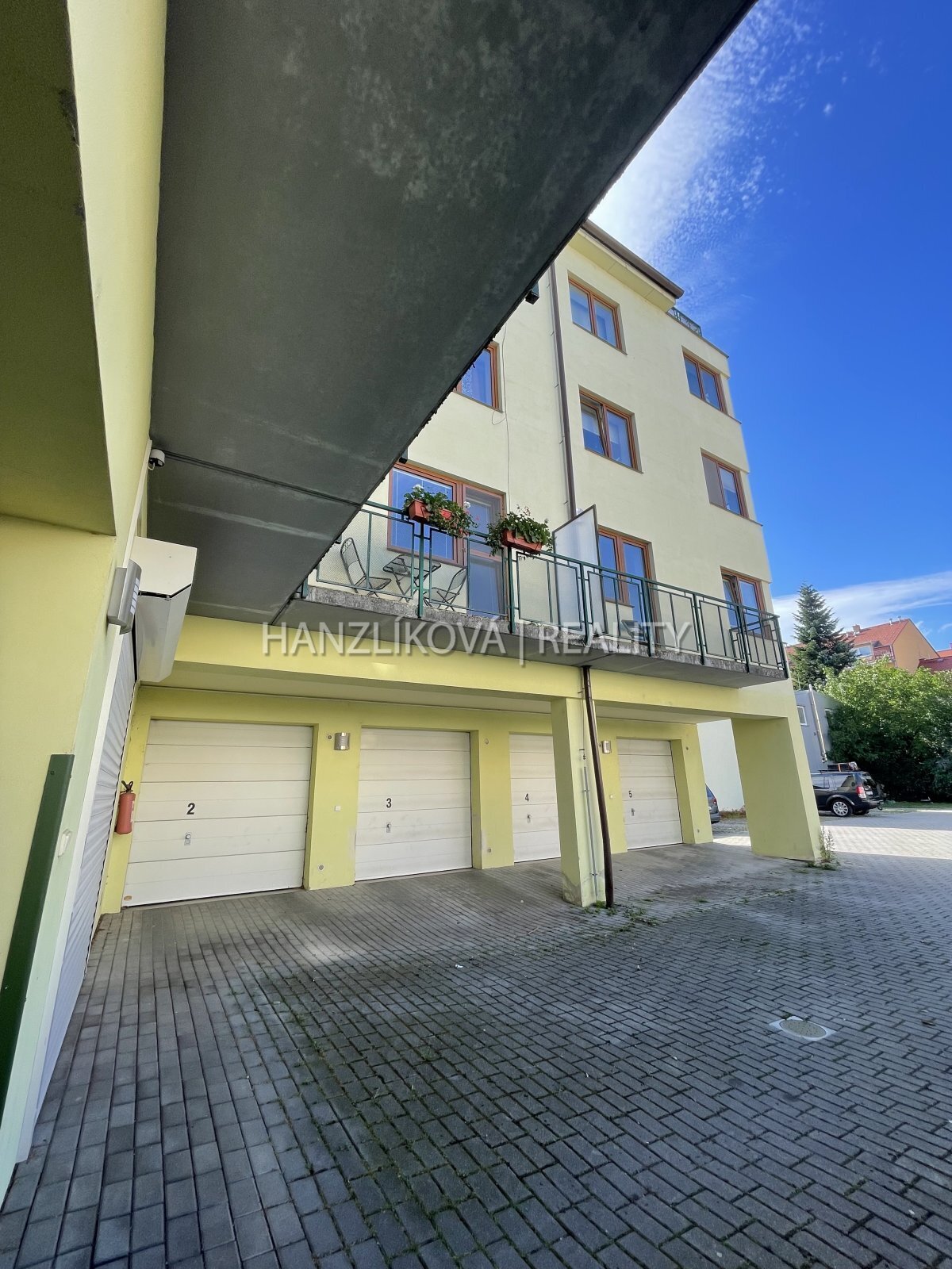Pronájem bytu 3+kk s balkonem, Riegrova ulice, ČB