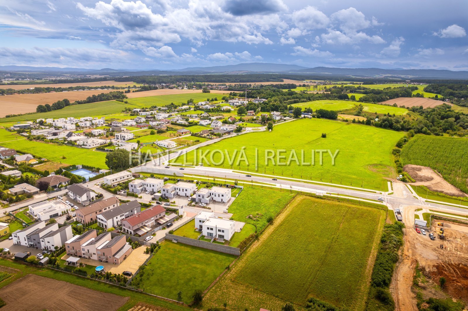 25-08-01 ČB Pozemek Foto_29.jpg