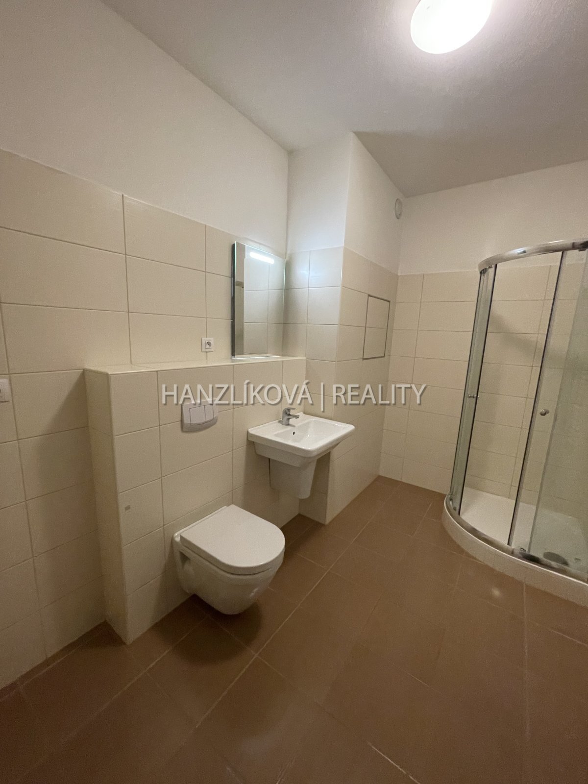 Pronájem bytu 2+kk s terasou, byt E.2.05, rezidence DLOUHÁ LOUKA