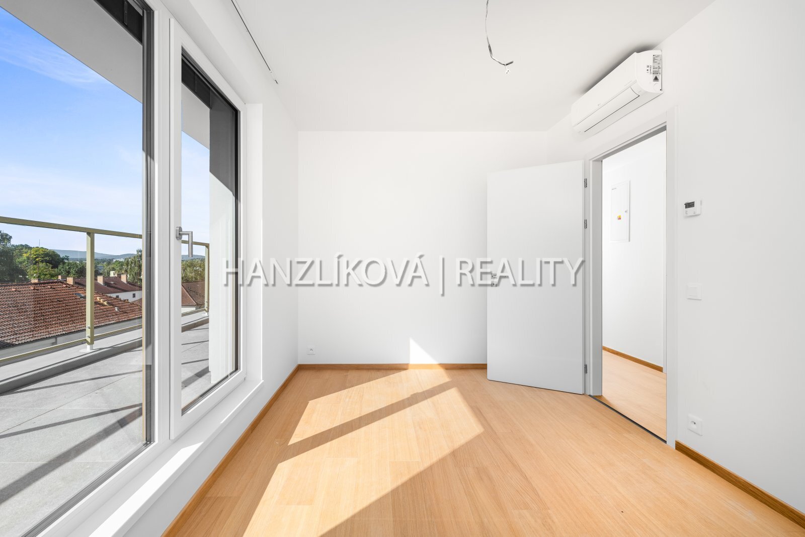 25-09-19 ČB Hálkova_72.jpg
