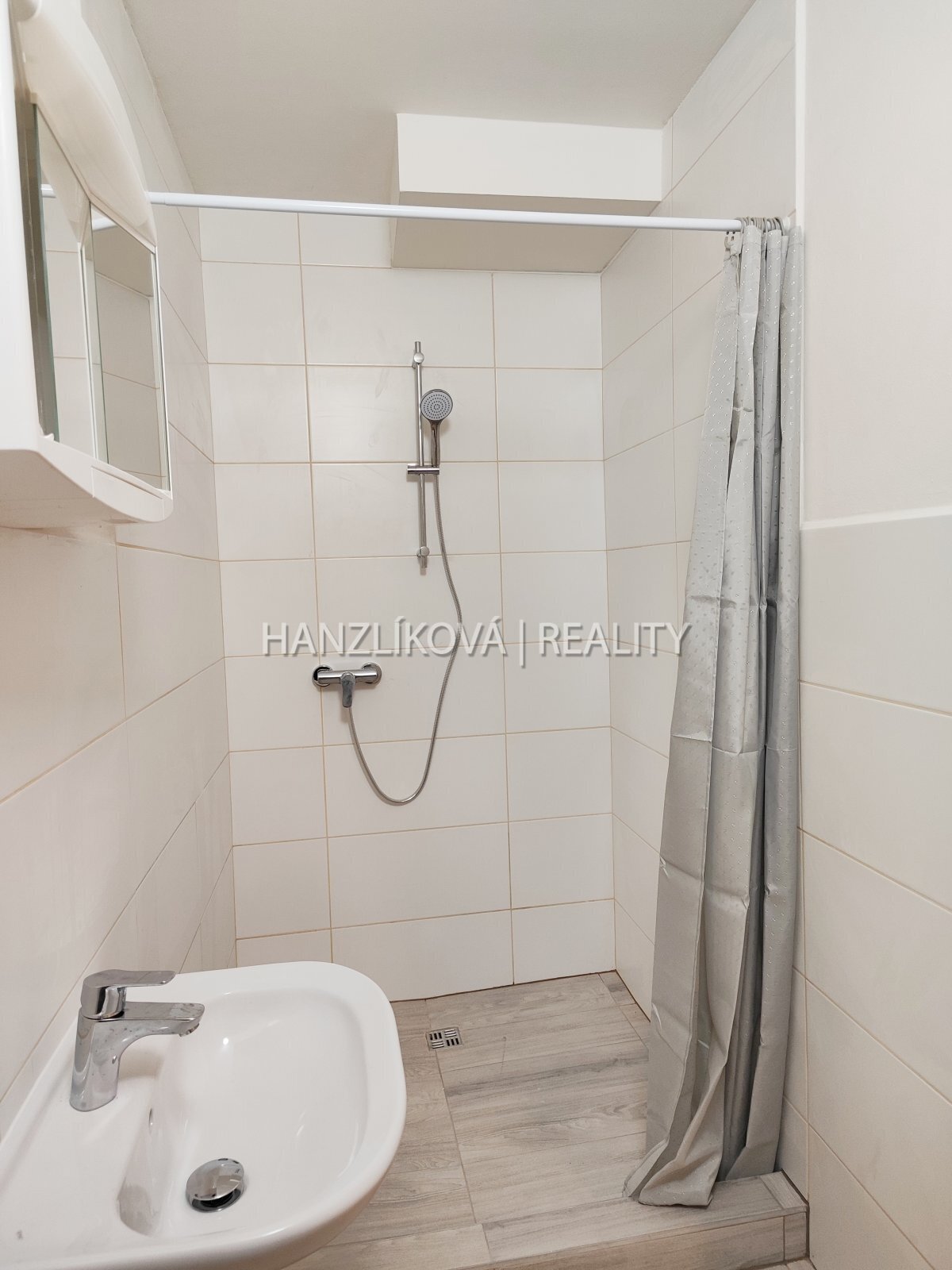 Sociální zázemí, pronájem nebyt, Skuherského, Česk