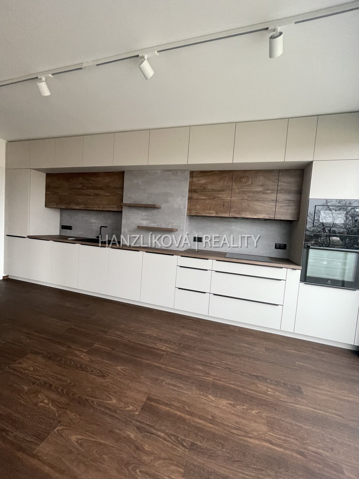 Pronájem novostavby bytu 3+kk s terasou, byt číslo B.29, residence Hálkova, ČB