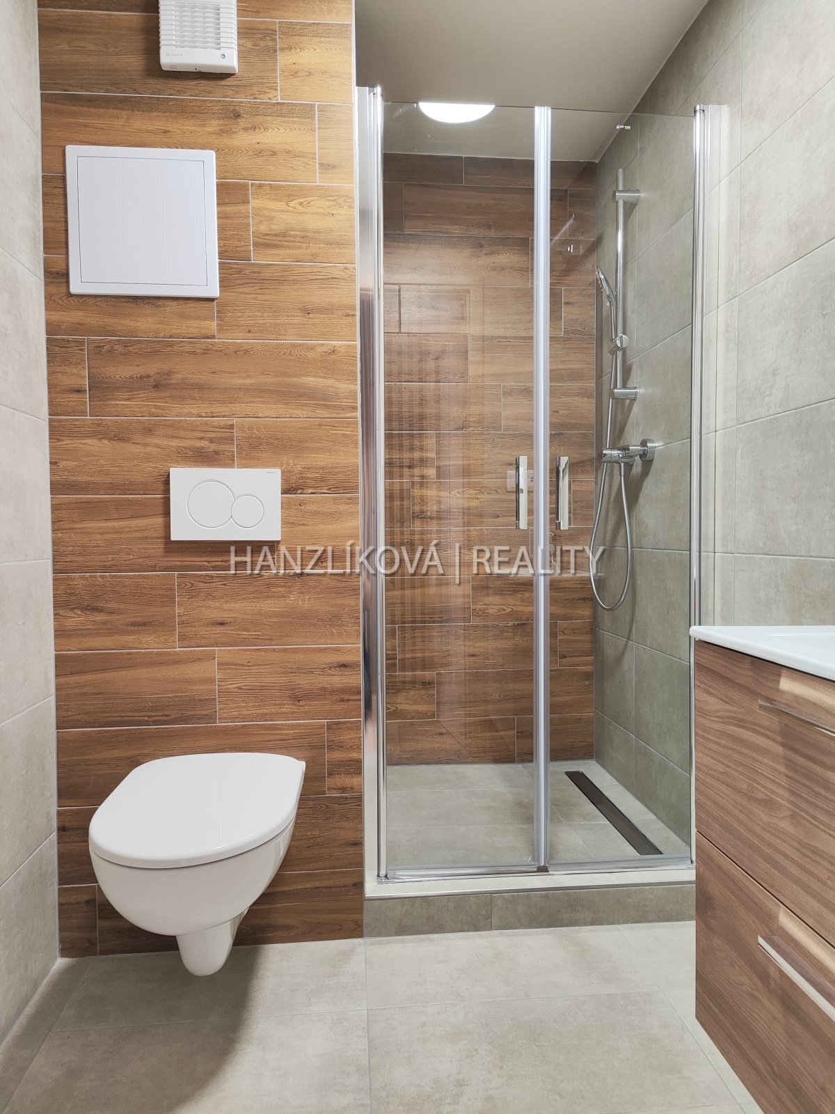 Koupelna, pronájem bytu 1+1, J. Opletala, České Budějovice