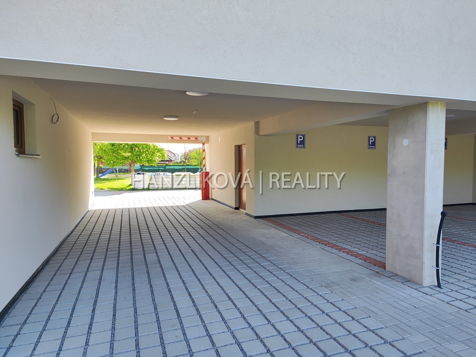 Parking, pronájem bytu 2+kk, Krumlovská, České Budějovice