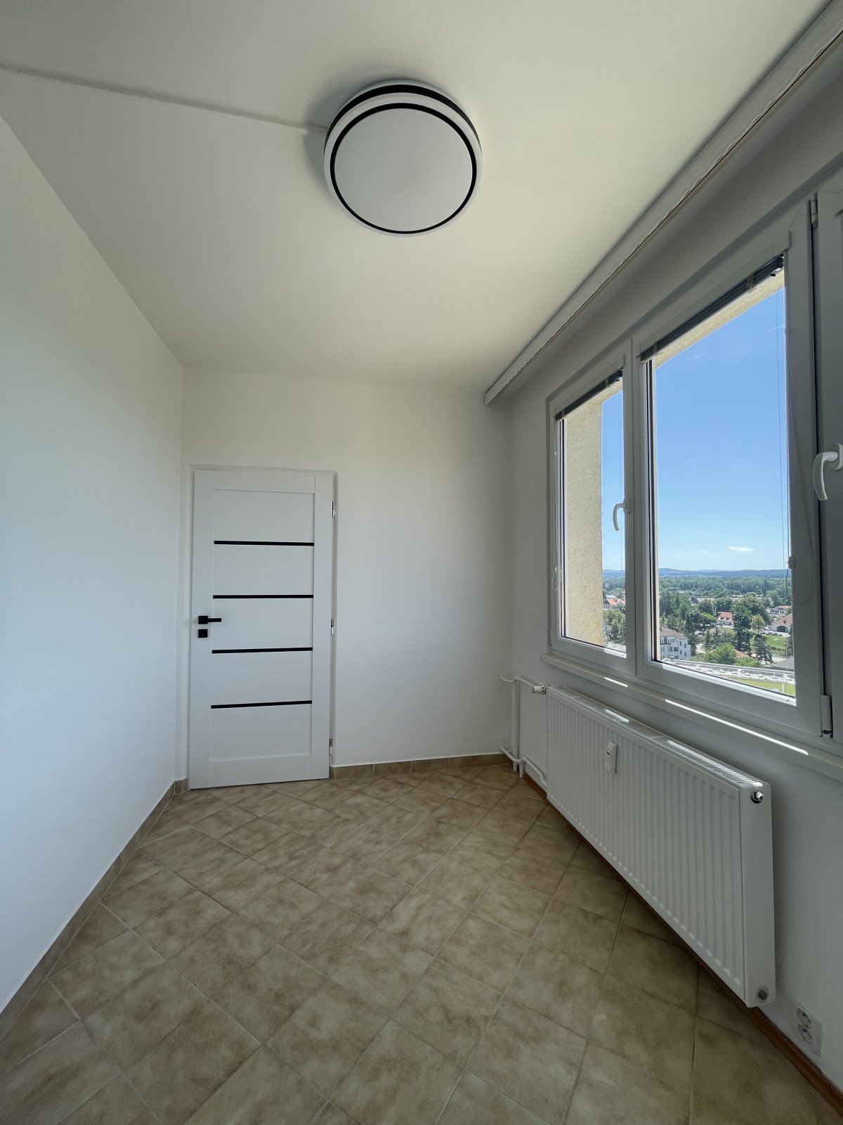 Pronájem bytu 3+1 s balkonem, Budivojova ul., ČB