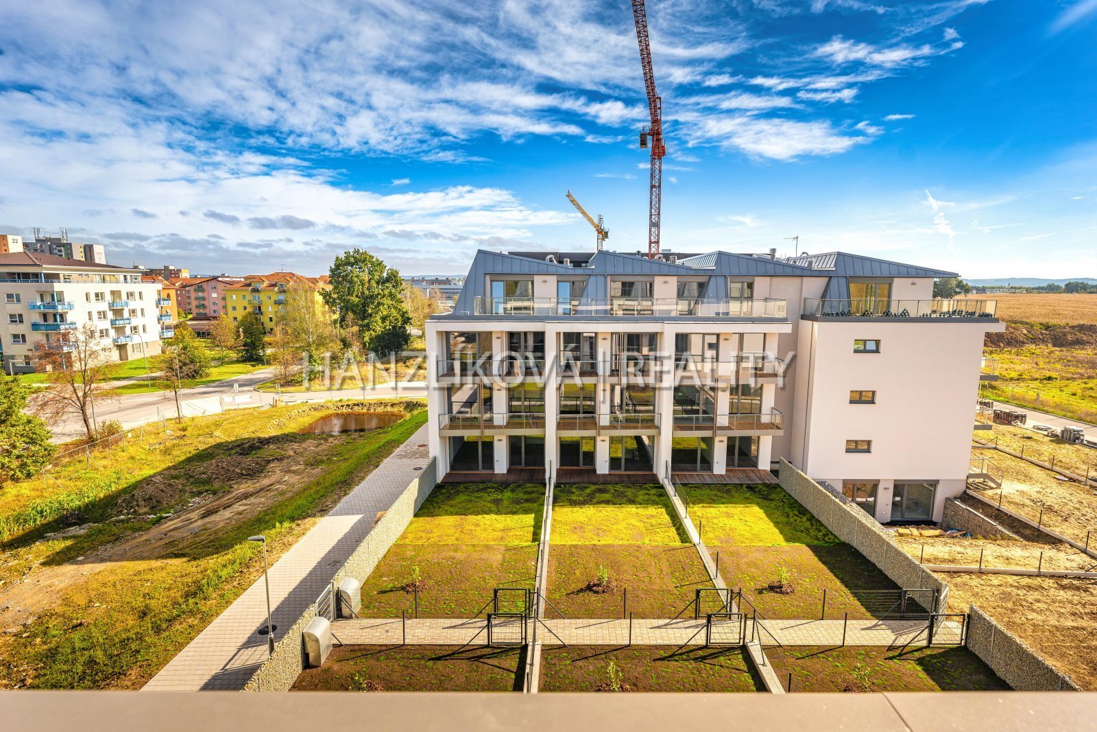 Pronájem nadstandardního bytu 4+kk 103 m2 s terasou  55m2 , byt B.P.1- terasy Branišovská, ČB