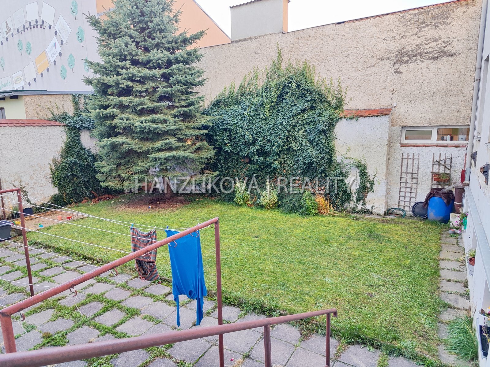 Společný dvůr se zahradou, pronájem bytu 1+kk, Jírovcova, České Budějovice