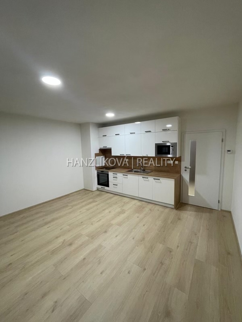 Pronájem novostavby bytu 1+kk-Dobrovodská ulice,