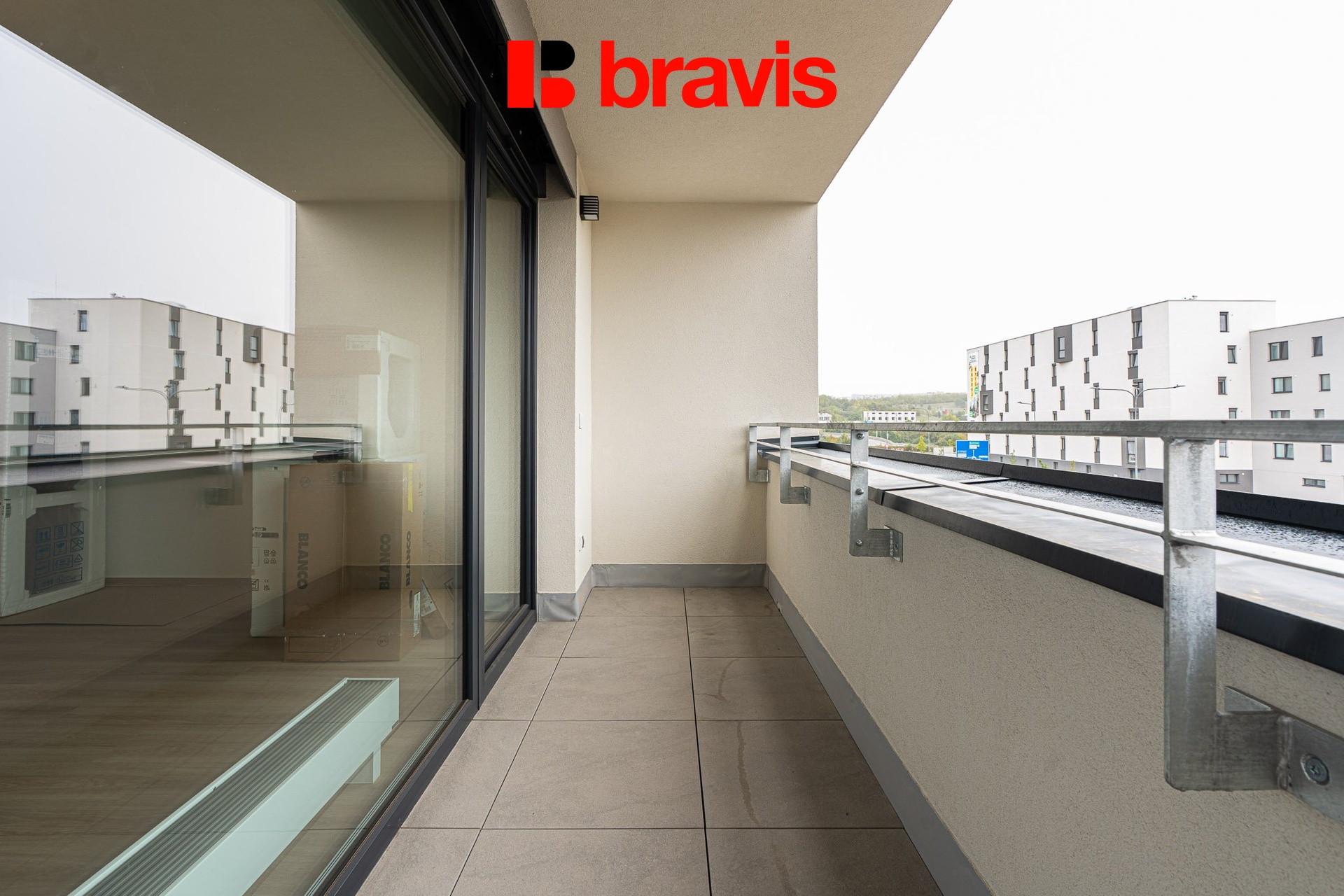 THFRAME_Stredni_byt_12_6