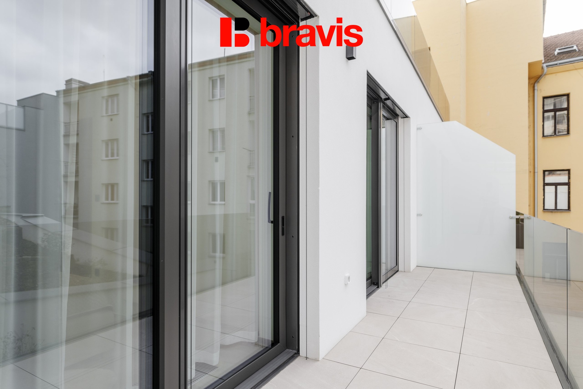 BRAVIS_FullSize_35