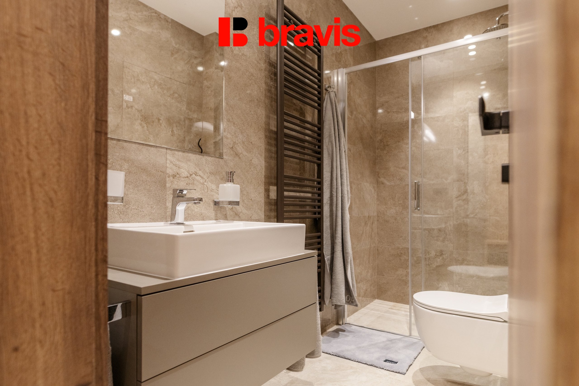 BRAVIS_FullSize_43