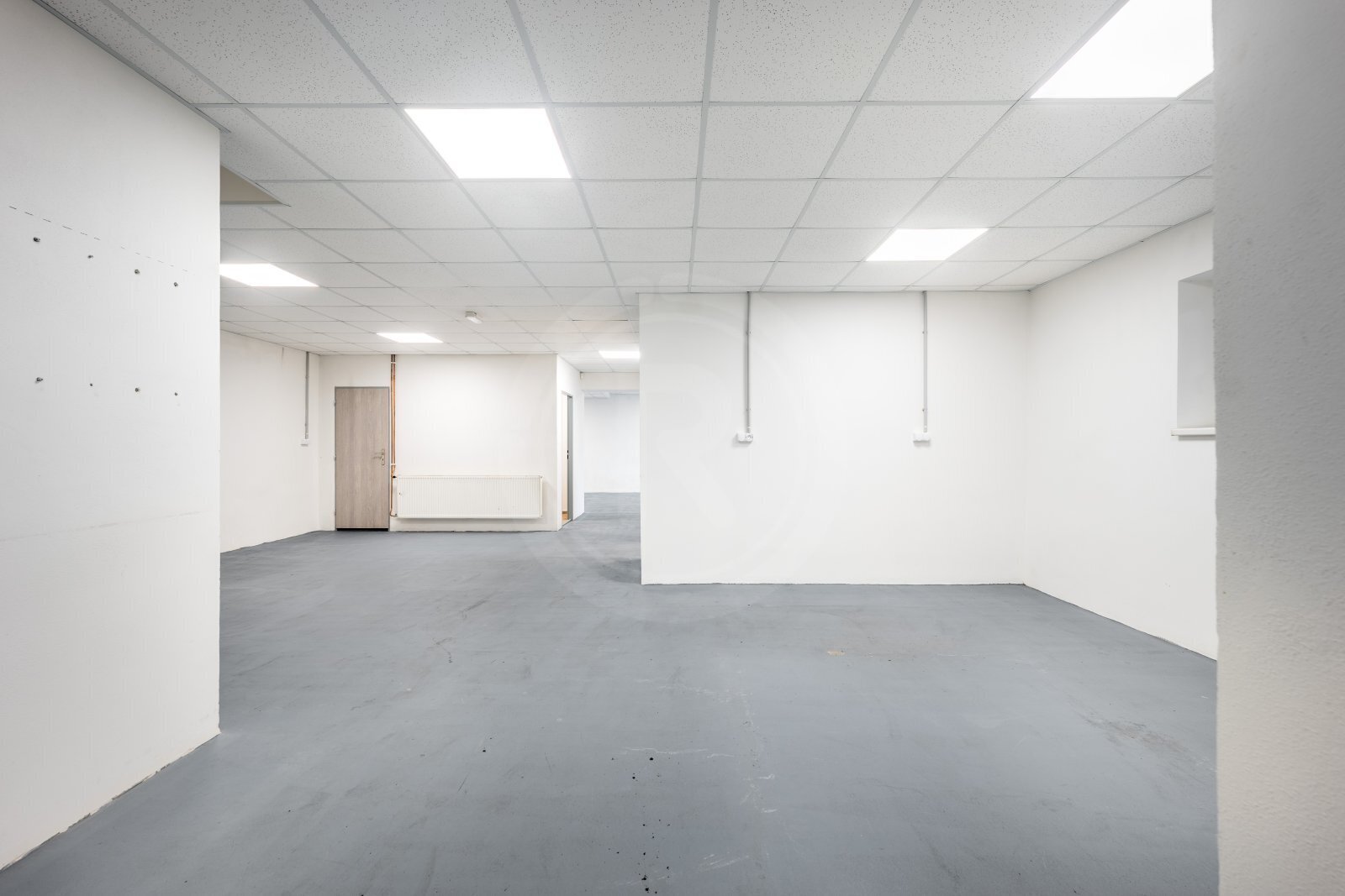 25-10-22 Ledenice Komerční prostor Foto_13.jpg