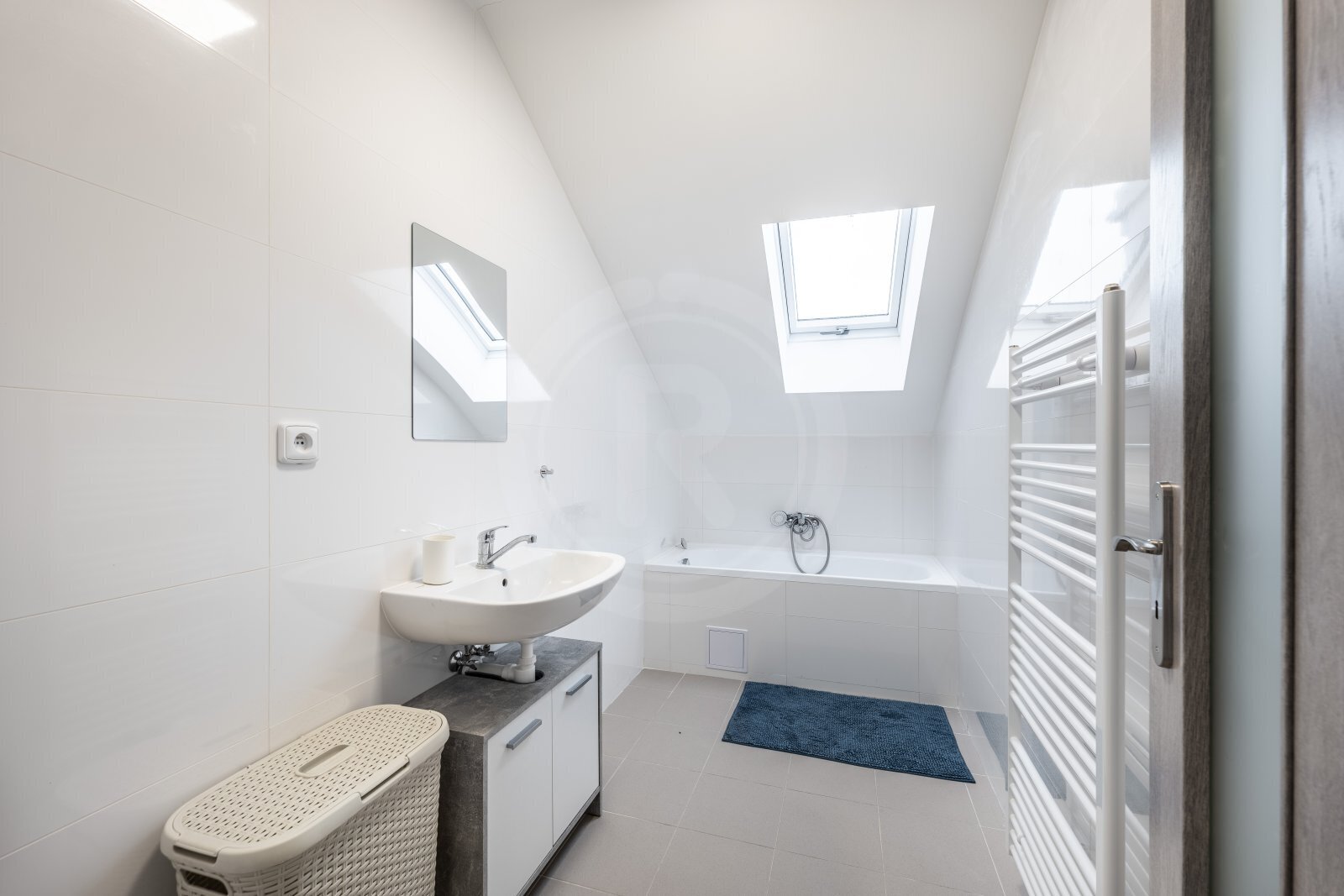 25-10-22 Ledenice Komerční prostor Foto_20.jpg