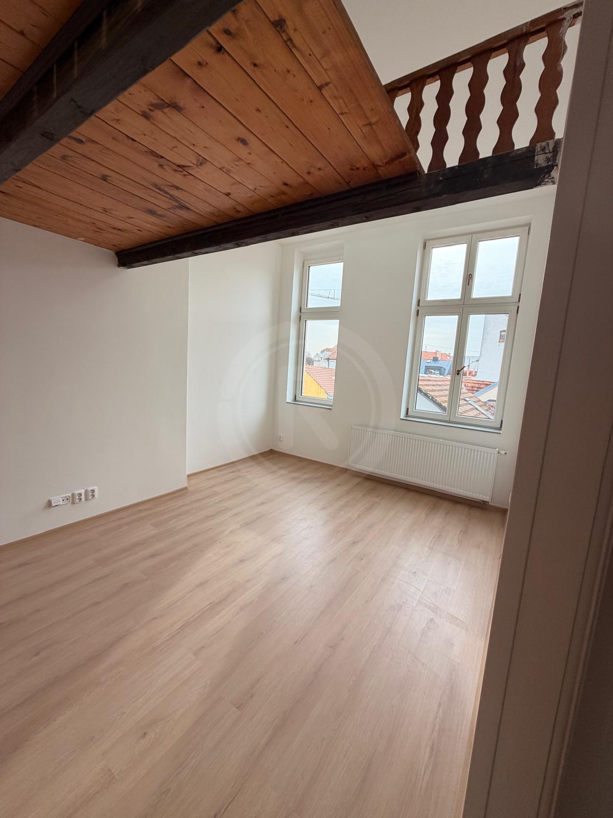 WhatsApp Image 2025-11-18 at 09.48.24.jpeg