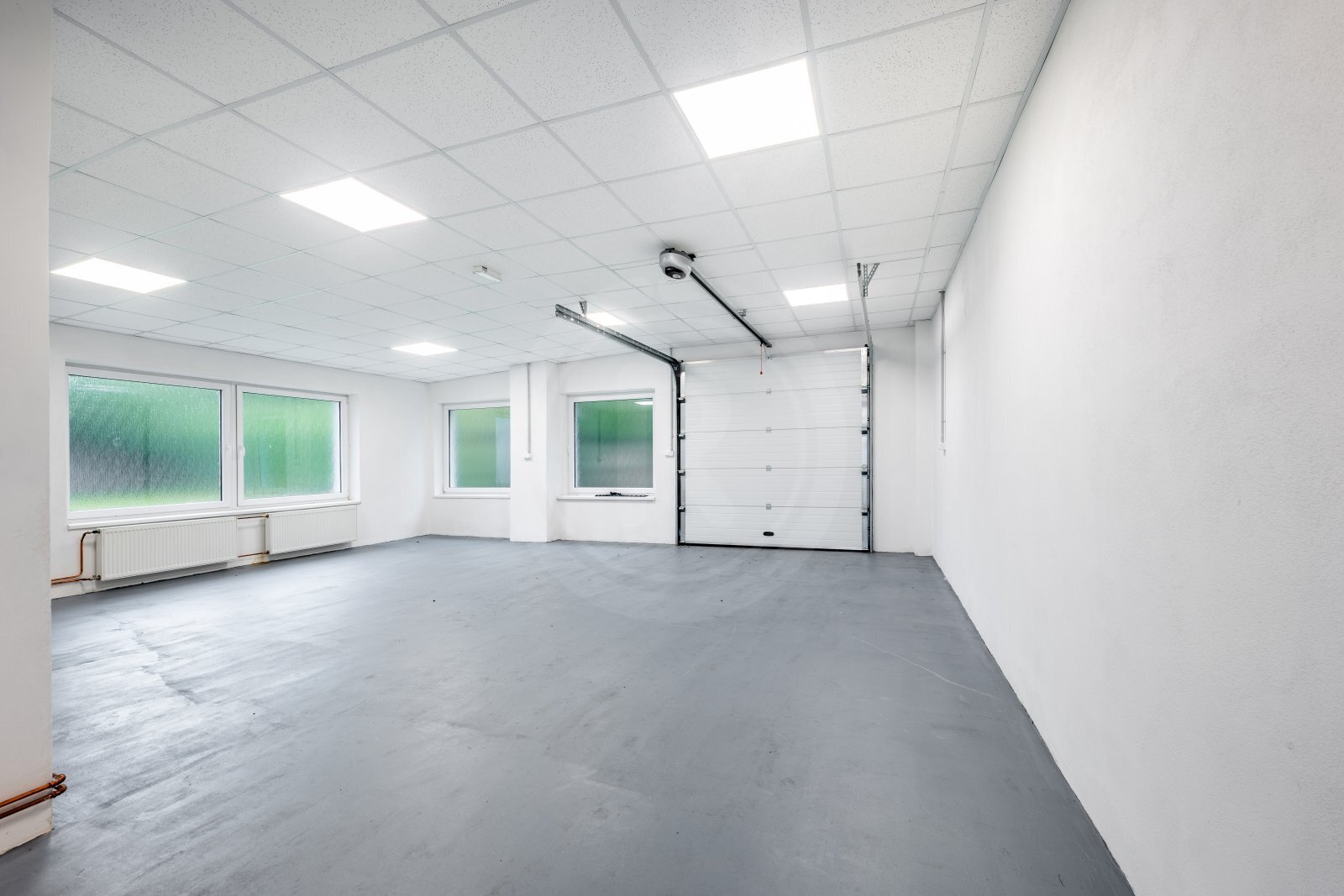 25-10-22 Ledenice Komerční prostor Foto_01.jpg