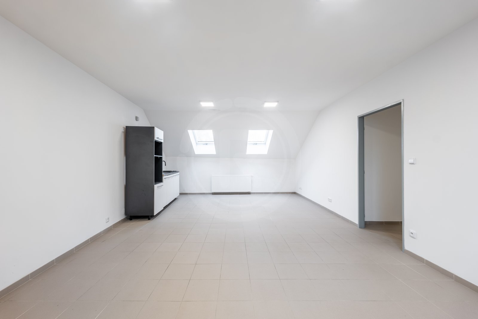 25-10-22 Ledenice Komerční prostor Foto_26.jpg