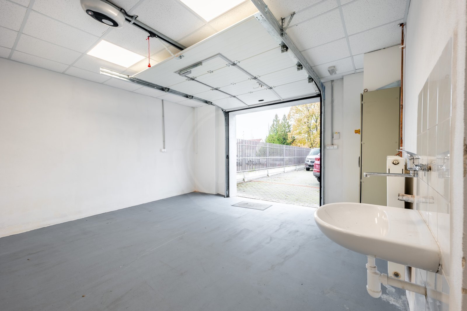 25-10-22 Ledenice Komerční prostor Foto_06.jpg