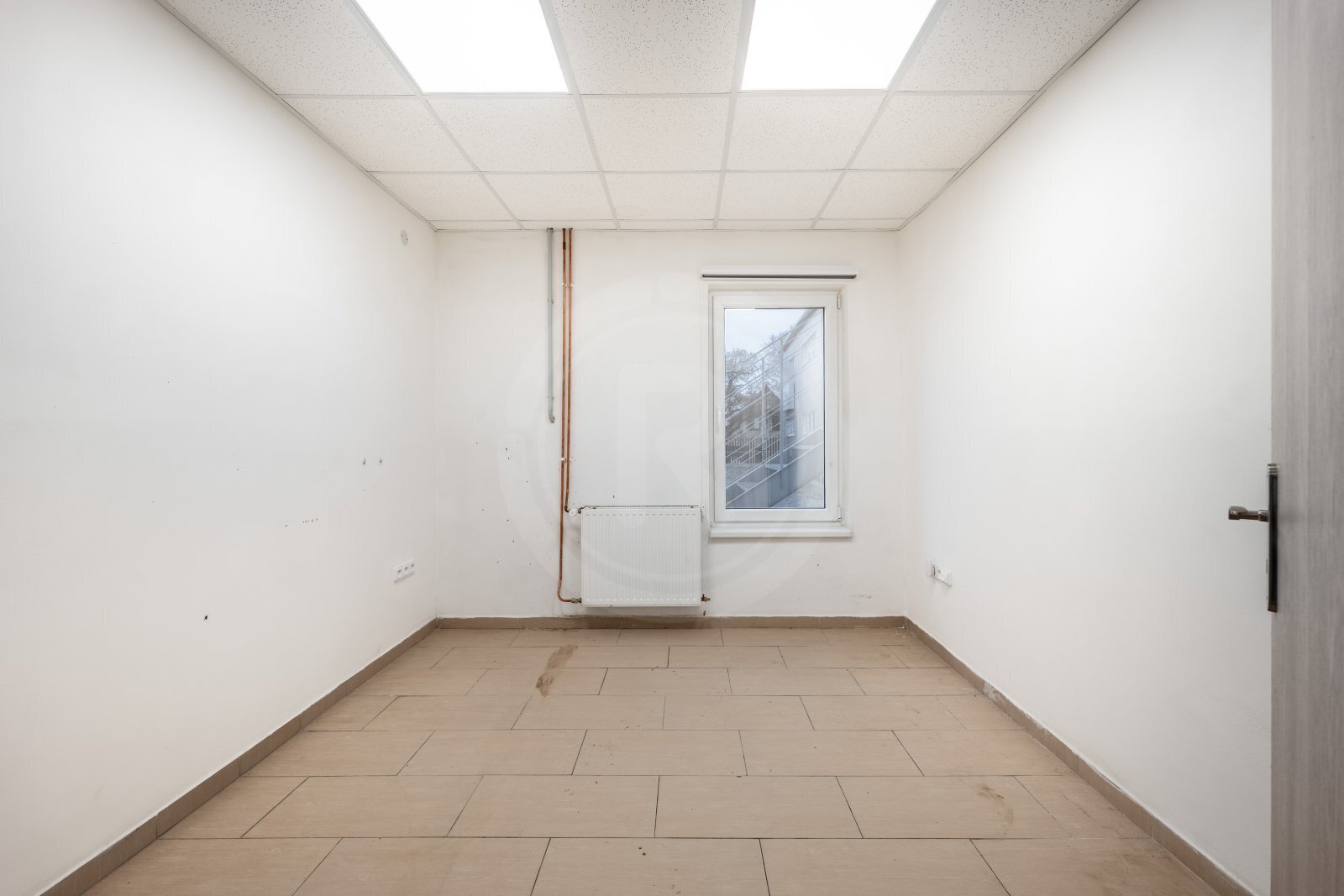 25-10-22 Ledenice Komerční prostor Foto_08.jpg