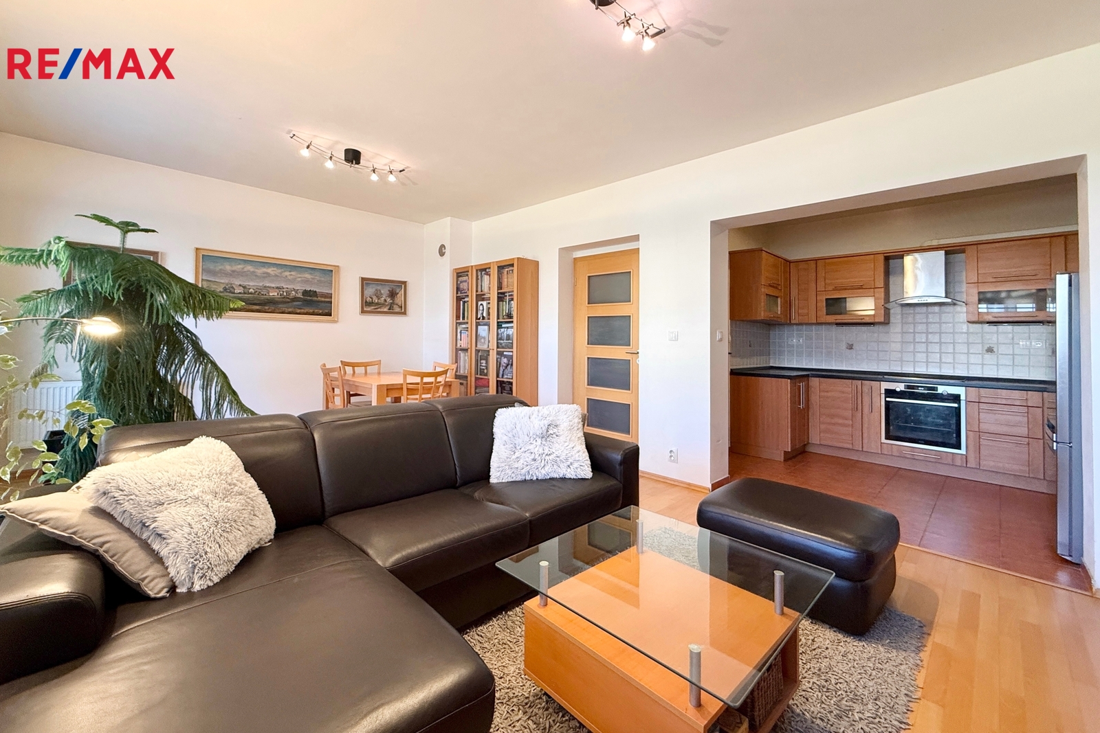 Obývací pokoj s kuchyní 1.NP