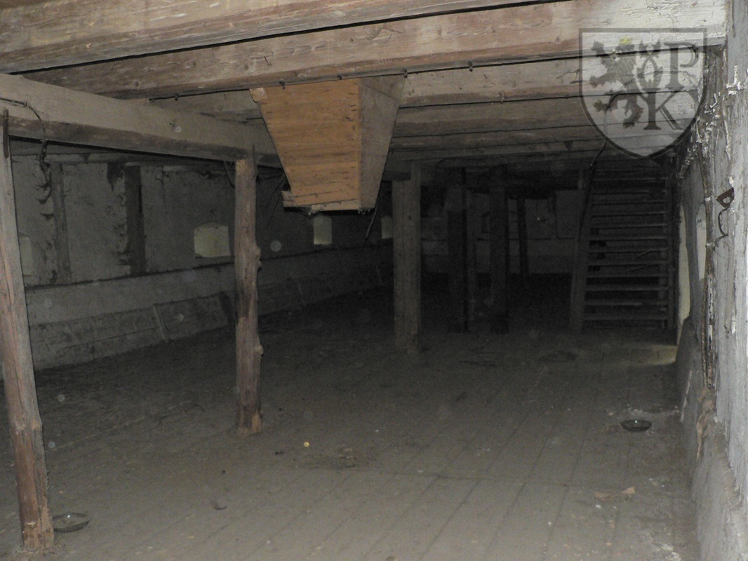 Tchoř. tvrz int4.JPG