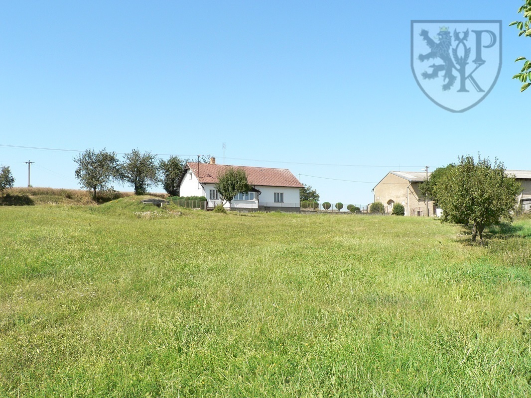 Závišín 15 se zah.JPG