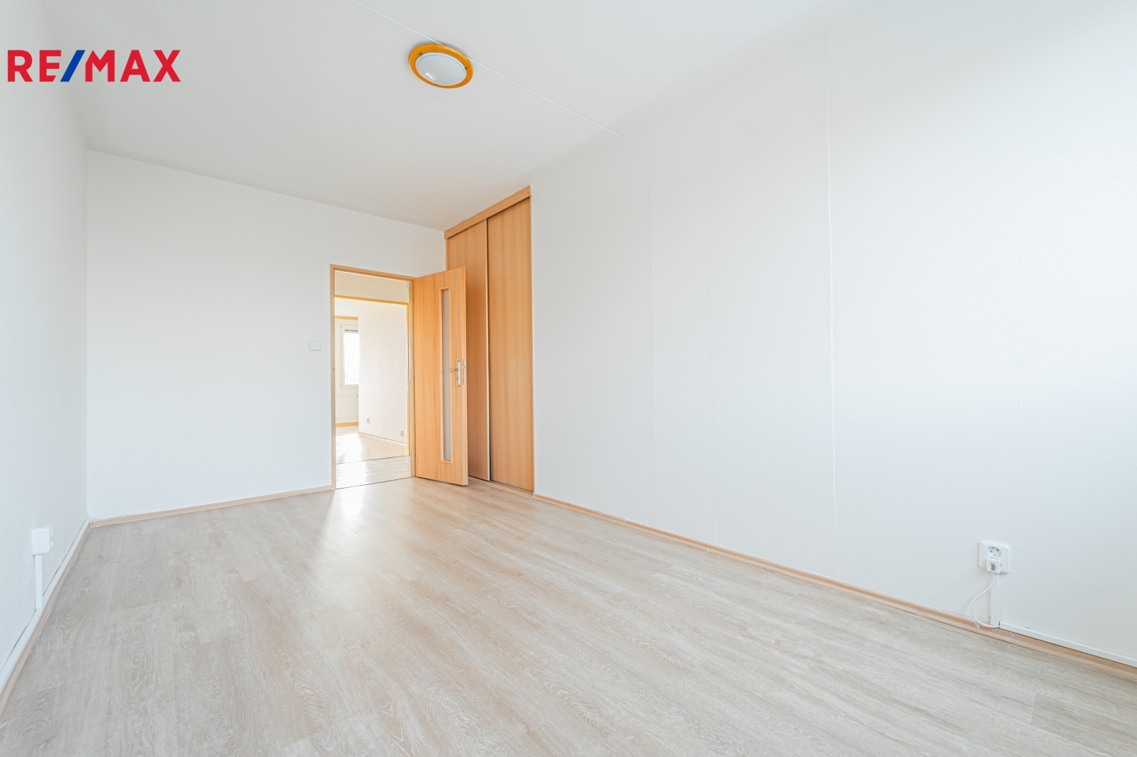 dětský pokoj se skříní