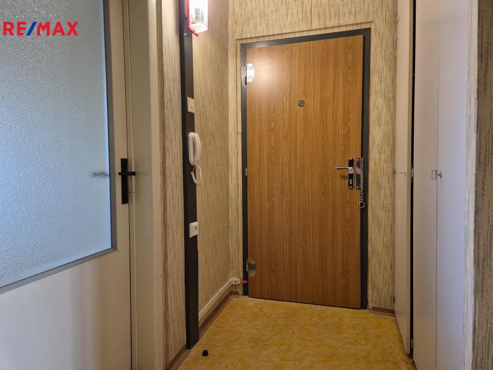 bezpečnostní dveře