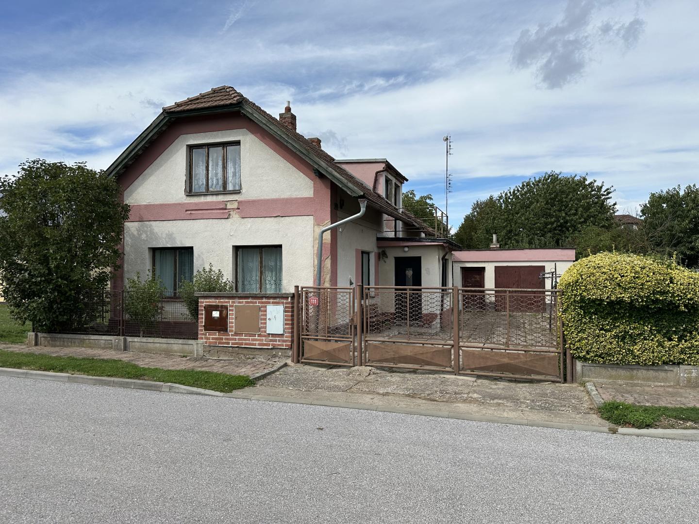 House, 150 m², land 700 m²
