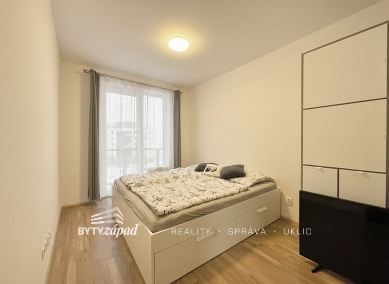 800x800wm1903132109-7f1df-pronajem-byty-2-1-plzen-bory-gemini-generated-image-z1q2oz1q2oz1q2oz-339d1