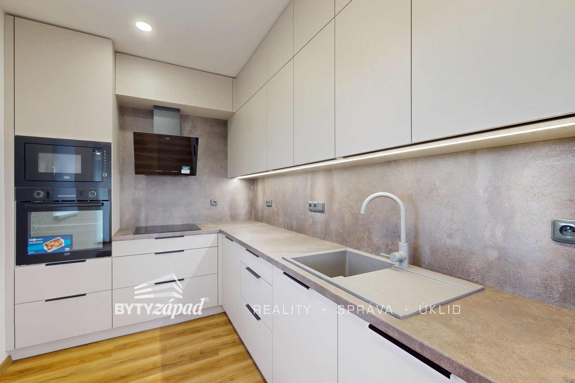 Byt-3kk-s-terasou-ul-Manetinska-Vejprnice-10172025_144601