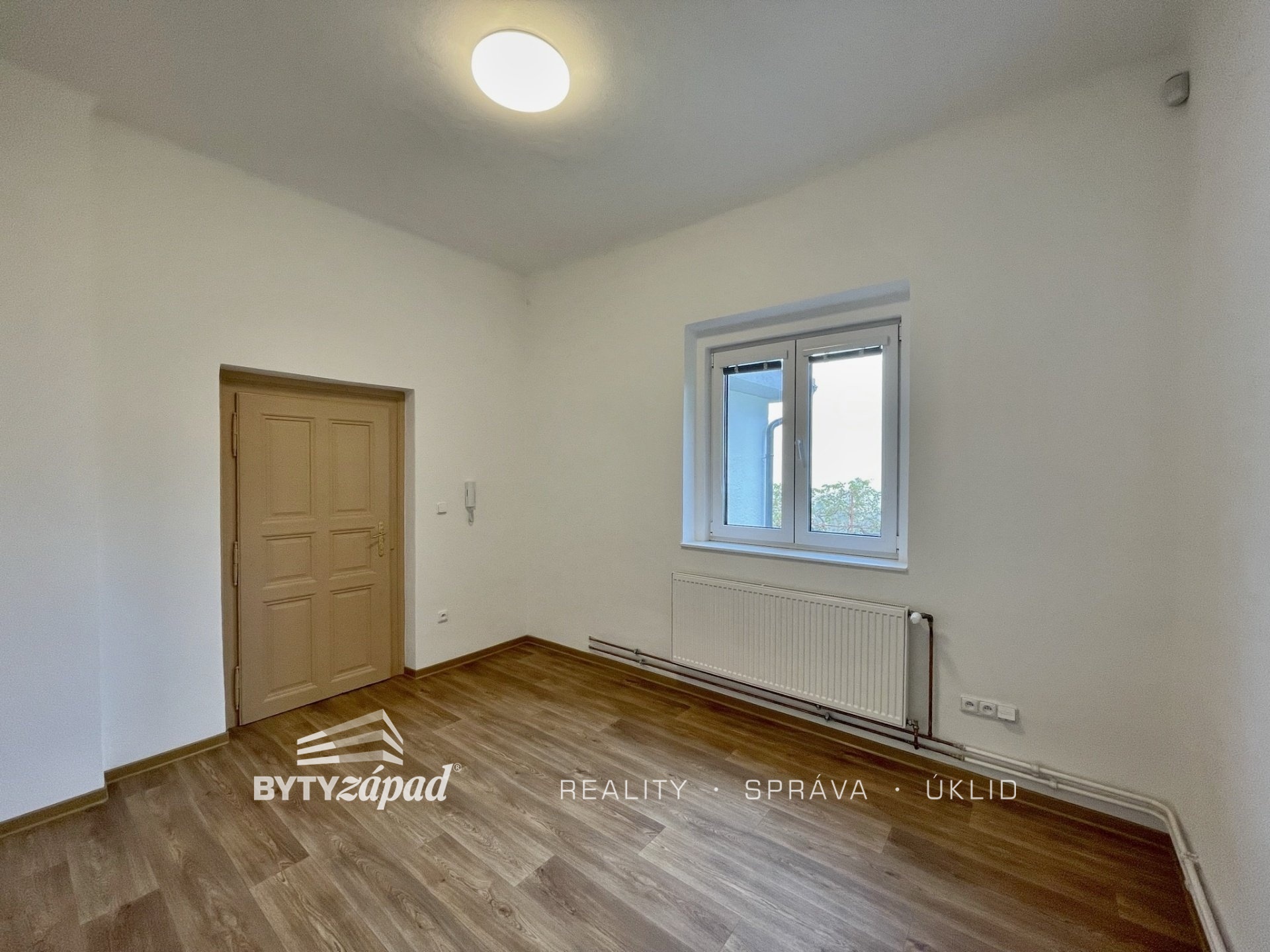 kancelare-151-m2-rokycany-plzenske-predmesti-img-9427-af25a5