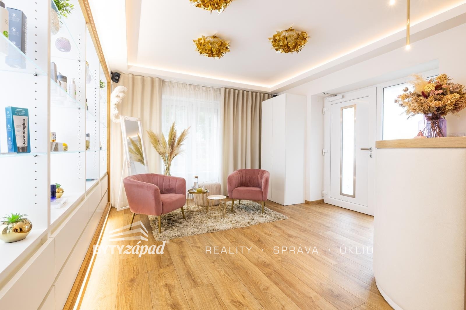 PHOTO-2025-10-07-17-36-03