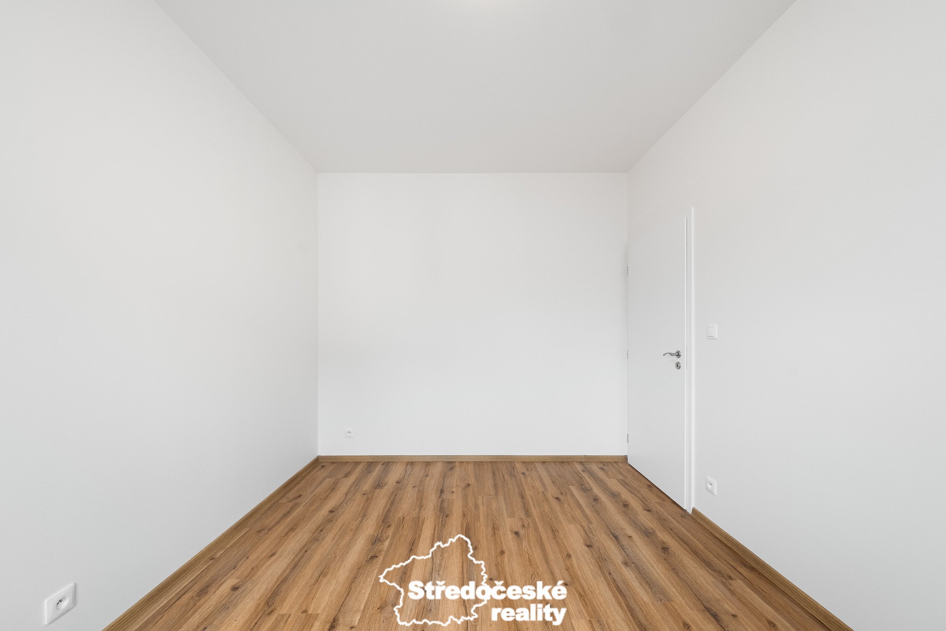 byt  - pokoj číslo 1